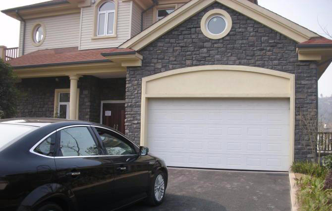 電動(dòng)翻版車庫(kù)門廠家